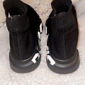 Balenciaga graffitit